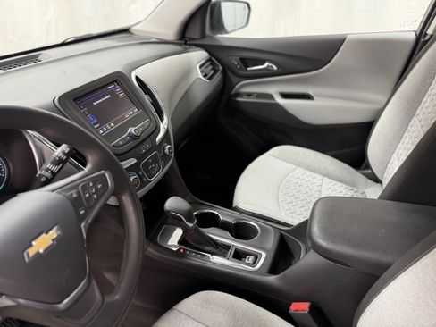 Used 2024 Chevrolet Equinox LS w/ LS Convenience Package image 16