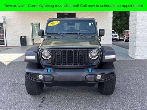 Used 2024 Jeep Wrangler Unlimited AWD/4WD image 23