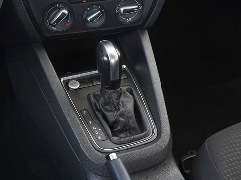Used 2016 Volkswagen Jetta SE FWD image 21