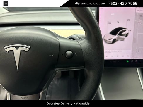 Used 2020 Tesla Model 3 image 29