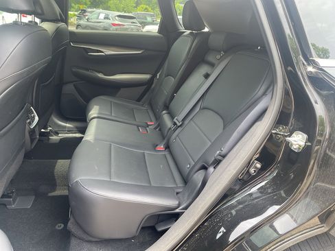 Used 2023 INFINITI QX50 Luxe AWD/4WD image 13