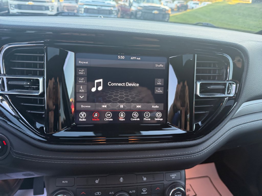 Used 2024 Dodge Durango SXT w/ SXT Blacktop Group AWD/4WD image 17