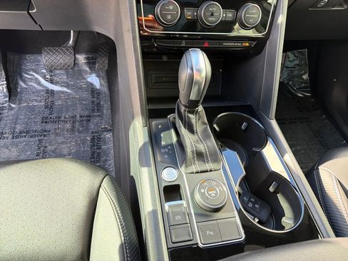 Certified 2023 Volkswagen Atlas Cross Sport SE w/ Panoramic Sunroof Package image 27