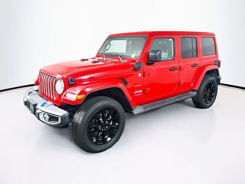 Used 2022 Jeep Wrangler Unlimited Sahara AWD/4WD image 3