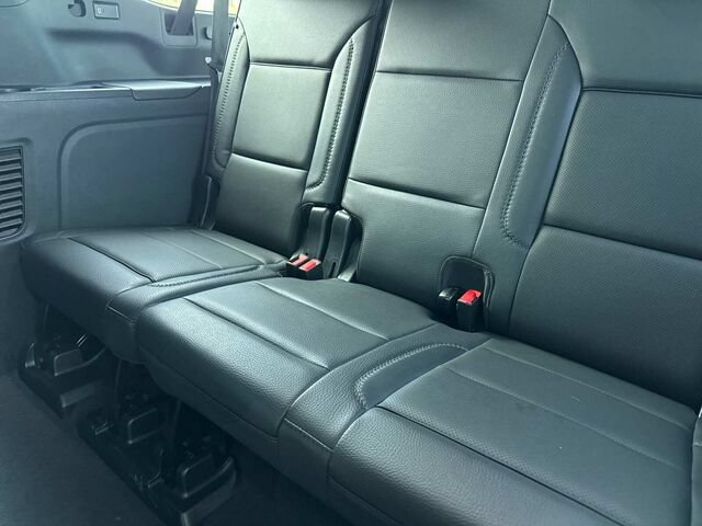 Used 2023 GMC Yukon XL Denali w/ Denali Reserve Package AWD/4WD image 18