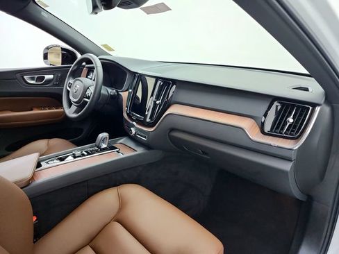 Certified 2023 Volvo XC60 B5 Plus w/ Climate Package AWD/4WD image 13