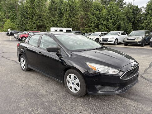 Used 2018 Ford Focus S FWD image 4