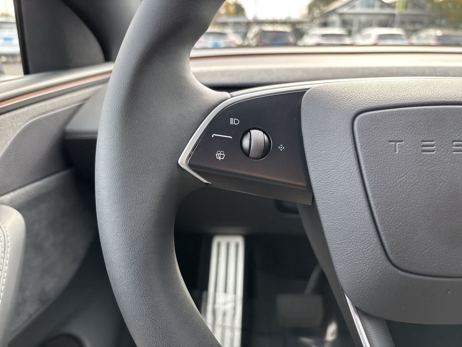 Used 2026 Tesla Model Y AWD image 12