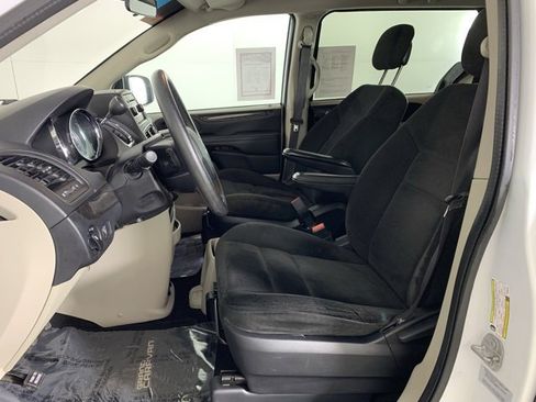 Used 2016 Dodge Grand Caravan SE w/ Quick Order Package 29E SE image 11