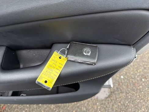 Used 2018 Volvo XC60 T6 Inscription w/ Luxury Seat Package image 29