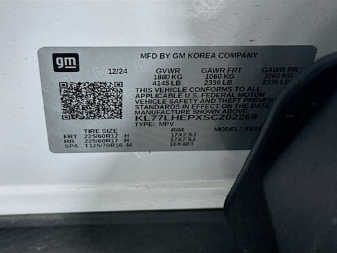 Used 2025 Chevrolet Trax LT FWD image 12