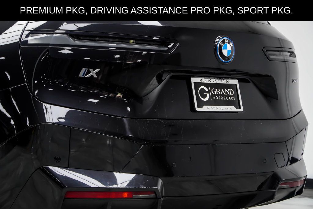 Used 2024 BMW iX xDrive50 w/ Premium Package AWD/4WD image 18