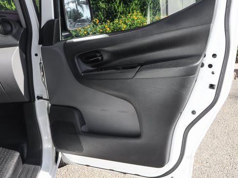 Used 2018 Nissan NV200 S w/ Cruise Control Package image 28