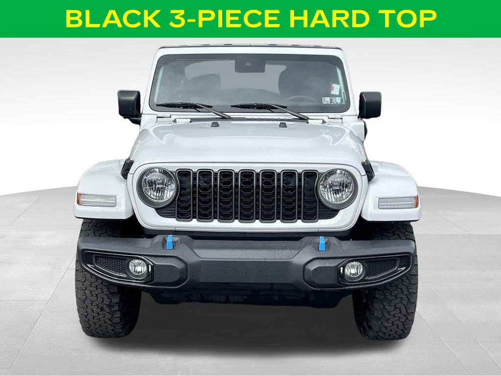 Used 2024 Jeep Wrangler Unlimited w/ Convenience Group AWD/4WD image 3