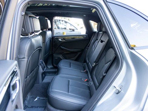 New 2026 Porsche Macan image 46