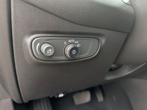 Used 2023 Chevrolet Equinox RS AWD/4WD image 26
