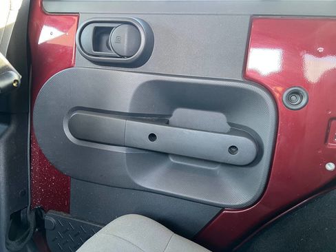 Used 2008 Jeep Wrangler Unlimited Rubicon w/ Dual Top Group image 12