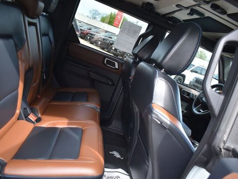 Used 2024 Ford Bronco Outer Banks AWD/4WD image 19