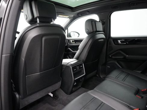 Used 2019 Porsche Cayenne image 15