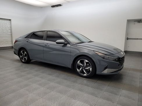Used 2022 Hyundai Elantra Limited FWD image 11