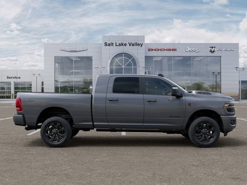 New 2026 RAM 3500 Laramie AWD/4WD image 21
