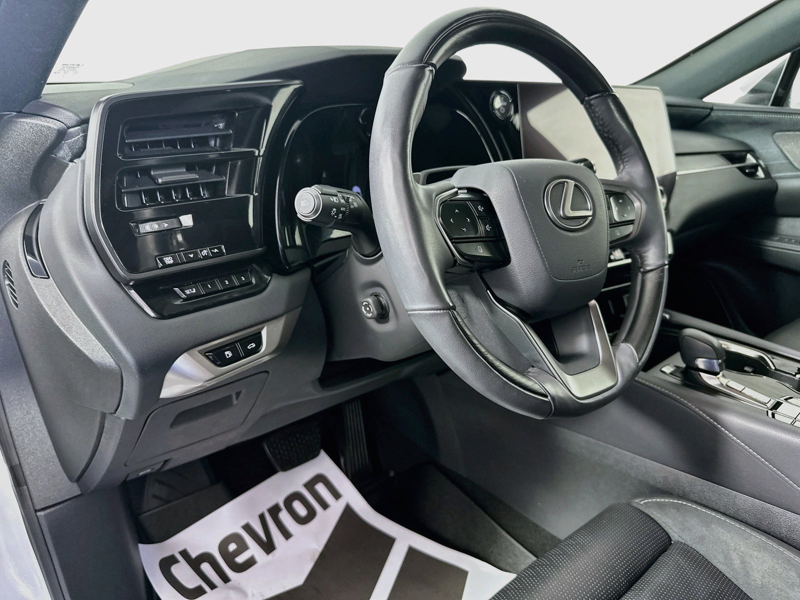 Used 2024 Lexus RX 350 w/ Convenience Package AWD/4WD image 9