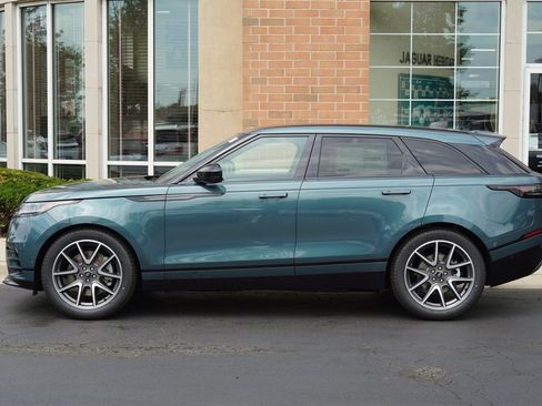 Used 2026 Land Rover Range Rover Velar Dynamic SE image 2