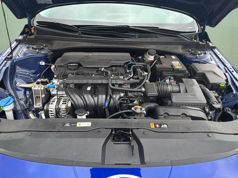 Certified 2025 Hyundai Elantra Limited image 12