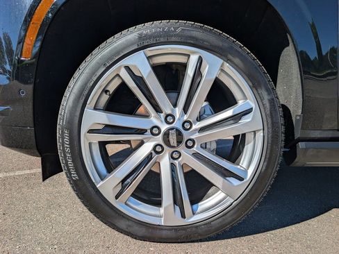 Used 2025 Cadillac Escalade ESV Sport Platinum w/ LPO, ONYX Package AWD/4WD image 12