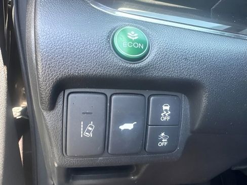 Used 2016 Honda CR-V Touring image 11