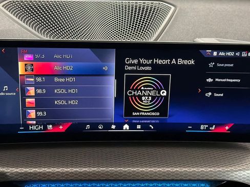 Used 2025 BMW i4 eDrive40 w/ Premium Package image 17