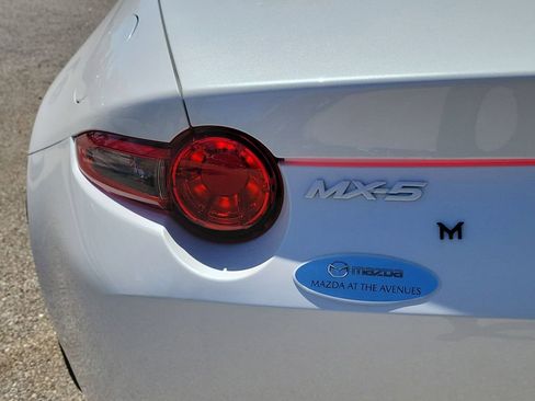 Used 2018 MAZDA MX-5 Miata Grand Touring RWD image 8