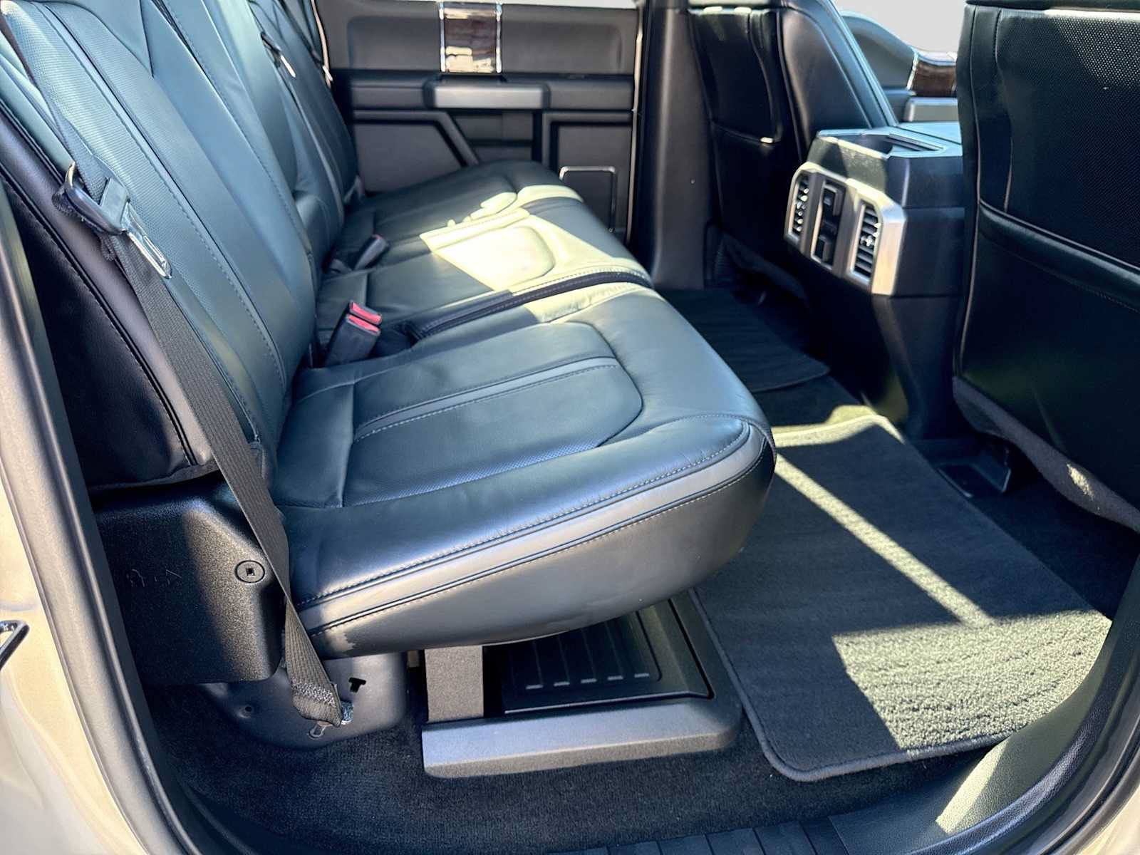 Used 2017 Ford F350 Platinum w/ Platinum Ultimate Package AWD/4WD image 20