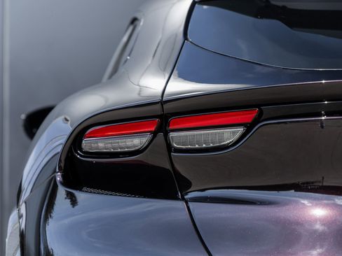 Used 2025 Ferrari Purosangue image 12