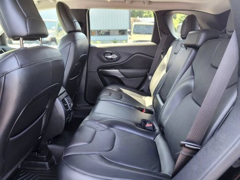 Used 2020 Jeep Cherokee Limited AWD/4WD image 16