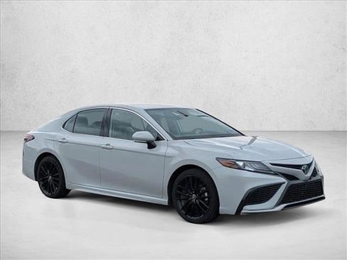 Used 2023 Toyota Camry XSE image 7