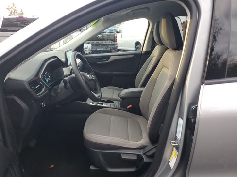 Used 2022 Ford Escape SE w/ SE Sport Appearance Package image 17