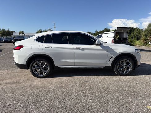 Certified 2025 BMW X4 xDrive30i AWD/4WD image 3