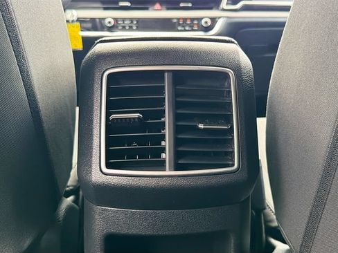 Used 2025 Kia Sportage LX FWD image 23