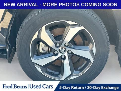 Used 2023 Toyota RAV4 SE w/ Weather & Moonroof Package image 16