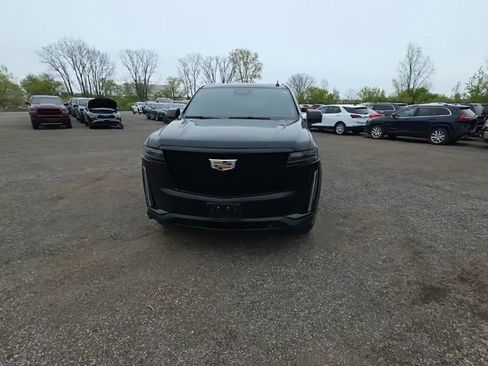 Used 2024 Cadillac Escalade ESV Sport Platinum w/ LPO, Floor Liner Package AWD/4WD image 2