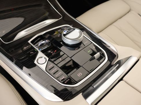 New 2026 BMW X5 M60i AWD/4WD image 8