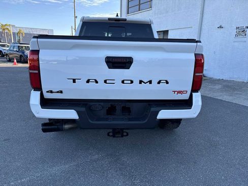 Used 2024 Toyota Tacoma TRD Off-Road image 5