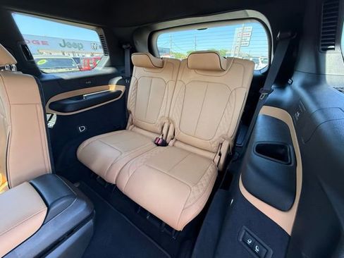 Used 2025 Jeep Grand Cherokee L Summit w/ Rear Seat Video Group I AWD/4WD image 10