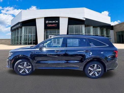 Used 2023 Kia Sorento S w/ Panoramic Sunroof Package FWD image 5