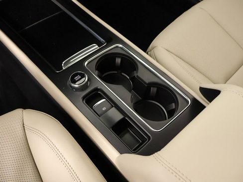 New 2026 Lincoln Corsair Premiere FWD image 9