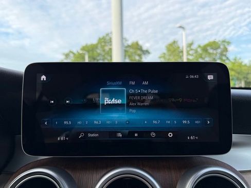Used 2020 Mercedes-Benz GLC 300 4MATIC image 21