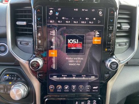 Used 2019 RAM 1500 Laramie AWD/4WD image 26