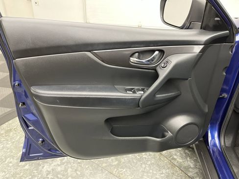 Used 2020 Nissan Rogue S w/ Special Edition Package image 6