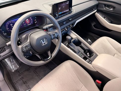Used 2023 Honda Accord EX image 7